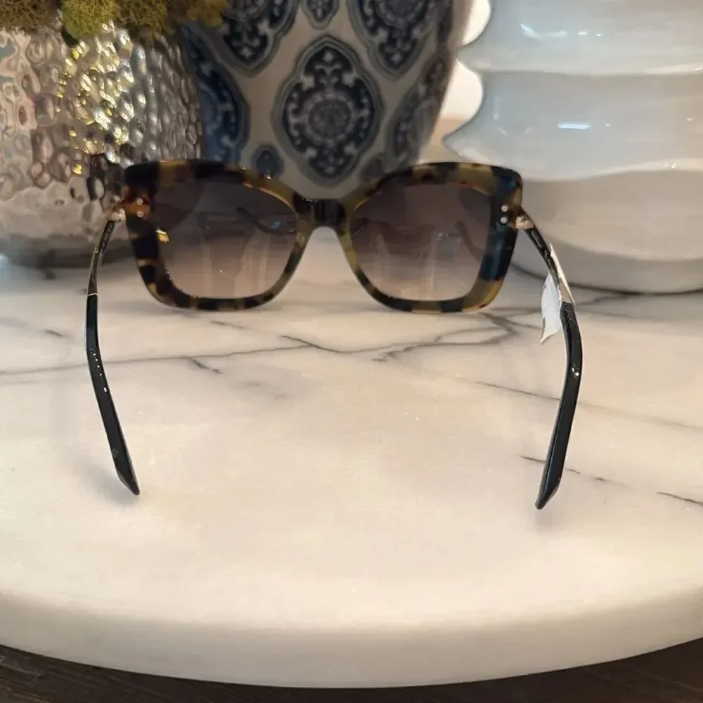 Salvatore Ferragamo details 100%